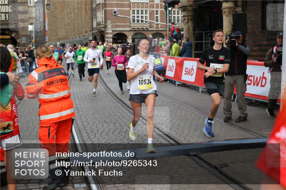 05.10.2025 - 20. swb-Marathon Bremen Yannick Fuchs http://msf.ph/oto/9265343 05.10.2025 10:51:04 Ziel 7733, 9199, 9399, 9630, 9966, 9975, 10029, 10224, 10227, 10254, 10534, 10698, 11061, 11220, 11311 meine-sportfotos.de