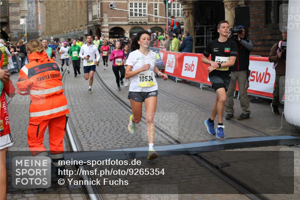 05.10.2025 - 20. swb-Marathon Bremen Yannick Fuchs http://msf.ph/oto/9265354 05.10.2025 10:51:04 Ziel 7733, 9199, 9399, 9630, 9966, 9975, 10029, 10224, 10227, 10254, 10534, 10698, 11061, 11220, 11311 meine-sportfotos.de