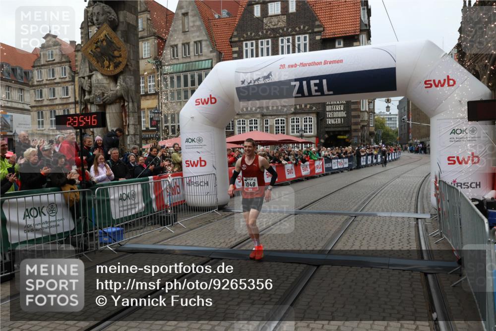 05.10.2025 - 20. swb-Marathon Bremen Yannick Fuchs http://msf.ph/oto/9265356 05.10.2025 12:06:36 Ziel 1040 meine-sportfotos.de