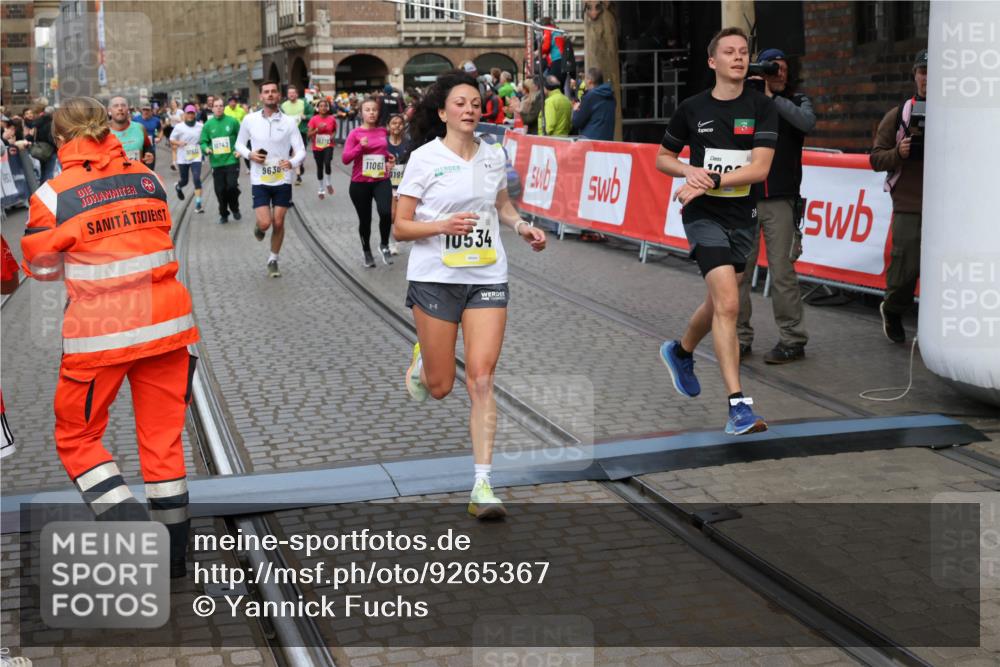 05.10.2025 - 20. swb-Marathon Bremen Yannick Fuchs http://msf.ph/oto/9265367 05.10.2025 10:51:04 Ziel 7733, 9199, 9399, 9630, 9966, 9975, 10029, 10224, 10227, 10254, 10534, 10698, 11061, 11220, 11311 meine-sportfotos.de