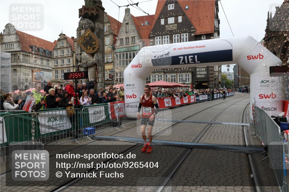 05.10.2025 - 20. swb-Marathon Bremen Yannick Fuchs http://msf.ph/oto/9265404 05.10.2025 12:06:37 Ziel 1040 meine-sportfotos.de