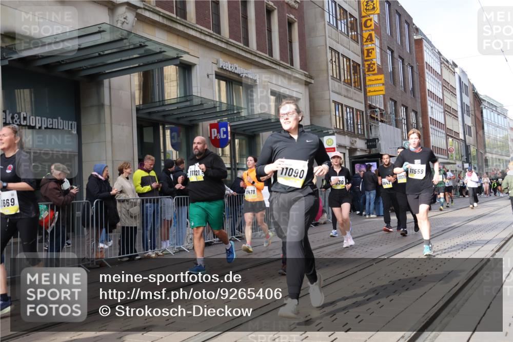 05.10.2025 - 20. swb-Marathon Bremen Strokosch-Dieckow http://msf.ph/oto/9265406 05.10.2025 11:04:43 Ziel 9220, 9409, 9440, 9530, 9642, 9660, 9668, 9813, 9866, 9978, 10018, 10021, 10255, 10343, 10684, 10771, 10891, 10965, 10990, 11016, 11090, 11121, 11171, 11180, 11315, 11323, 11372, 11412, 11478, 11559, 11636, 11650, 11707, 9220, 9409, 9440, 9530, 9642, 9660, 9668, 9813, 9866, 9978, 10018, 10021, 10255, 10343, 10684, 10771, 10891, 10965, 10990, 11016, 11090, 11121, 11171, 11180, 11315, 11323, 11372, 11412, 11478, 11650, 11707 meine-sportfotos.de