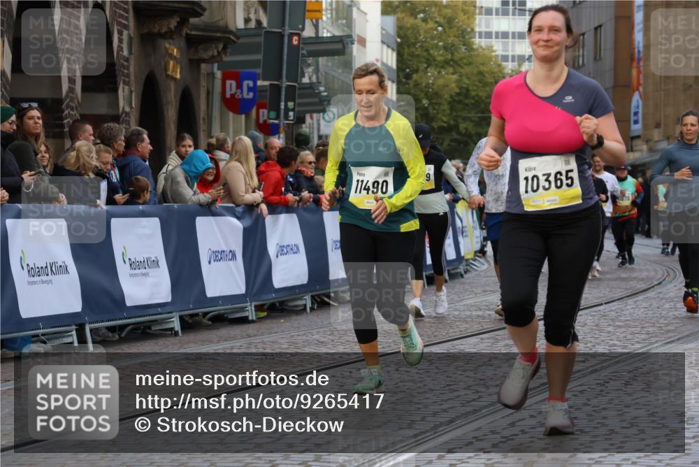 05.10.2025 - 20. swb-Marathon Bremen Strokosch-Dieckow http://msf.ph/oto/9265417 05.10.2025 11:08:01 Ziel 8123, 9557, 9617, 10365, 10706, 10782, 10783, 11309, 11490, 11677 meine-sportfotos.de