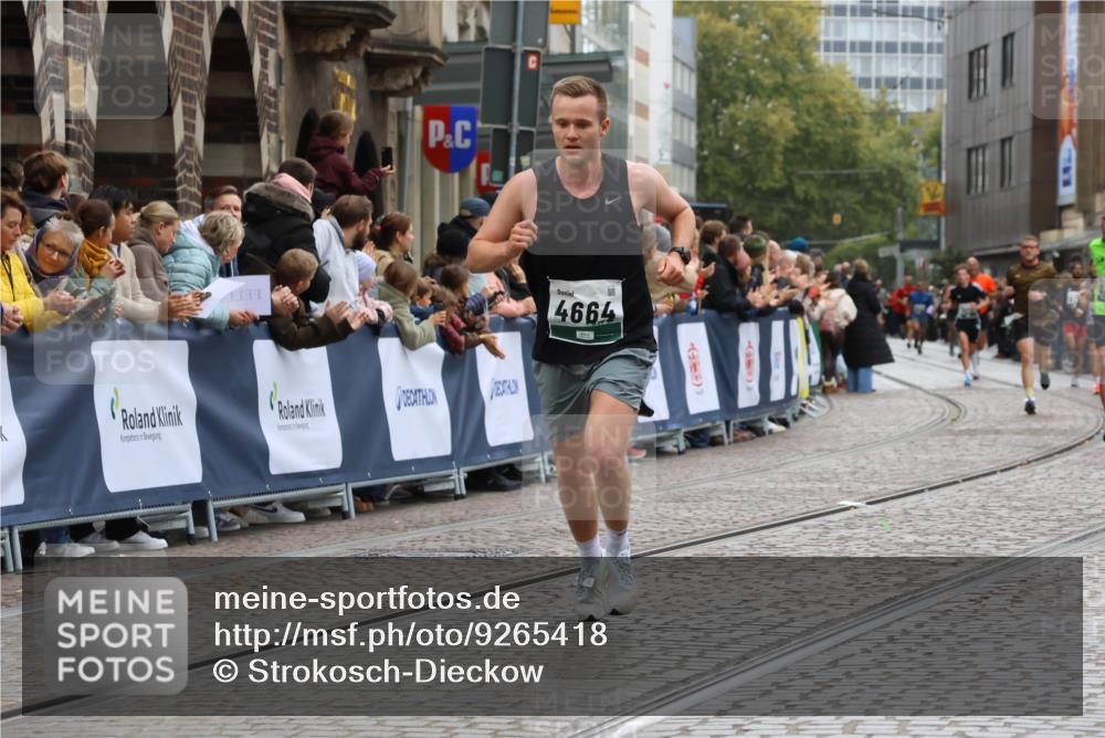 05.10.2025 - 20. swb-Marathon Bremen Strokosch-Dieckow http://msf.ph/oto/9265418 05.10.2025 12:59:07 Ziel 2130, 2385, 4158, 4664, 8053 meine-sportfotos.de