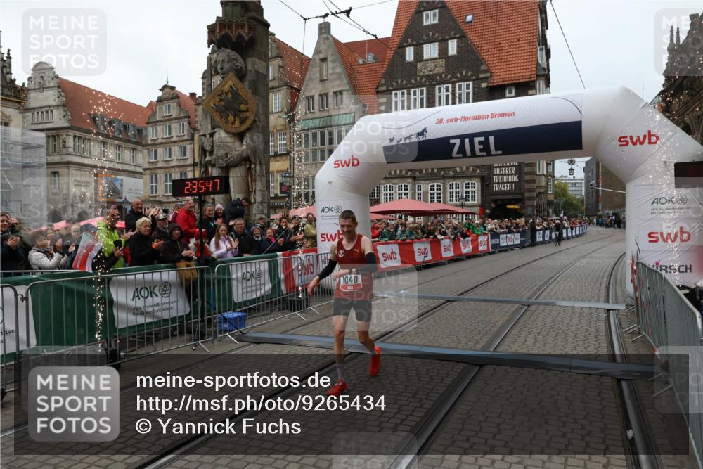 05.10.2025 - 20. swb-Marathon Bremen Yannick Fuchs http://msf.ph/oto/9265434 05.10.2025 12:06:37 Ziel 1040 meine-sportfotos.de