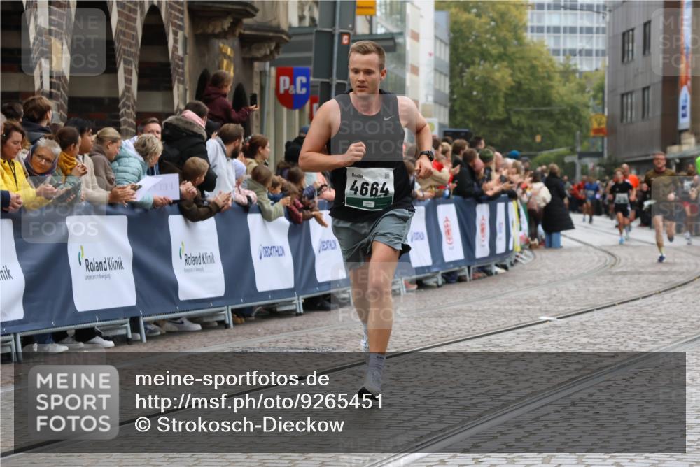 05.10.2025 - 20. swb-Marathon Bremen Strokosch-Dieckow http://msf.ph/oto/9265451 05.10.2025 12:59:07 Ziel 2130, 2385, 4158, 4664, 8053 meine-sportfotos.de