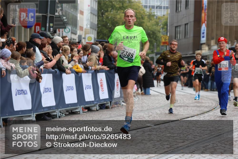 05.10.2025 - 20. swb-Marathon Bremen Strokosch-Dieckow http://msf.ph/oto/9265483 05.10.2025 12:59:11 Ziel 2130, 2385, 3219, 3391, 4158, 5908, 6224, 6423 meine-sportfotos.de