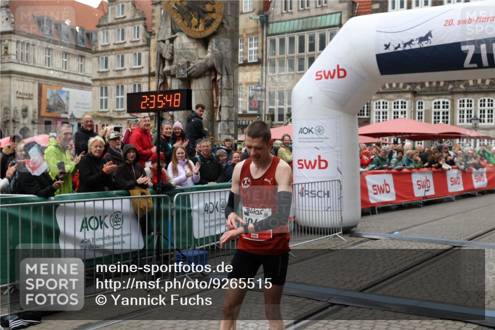 05.10.2025 - 20. swb-Marathon Bremen Yannick Fuchs http://msf.ph/oto/9265515 05.10.2025 12:06:38 Ziel 1040 meine-sportfotos.de
