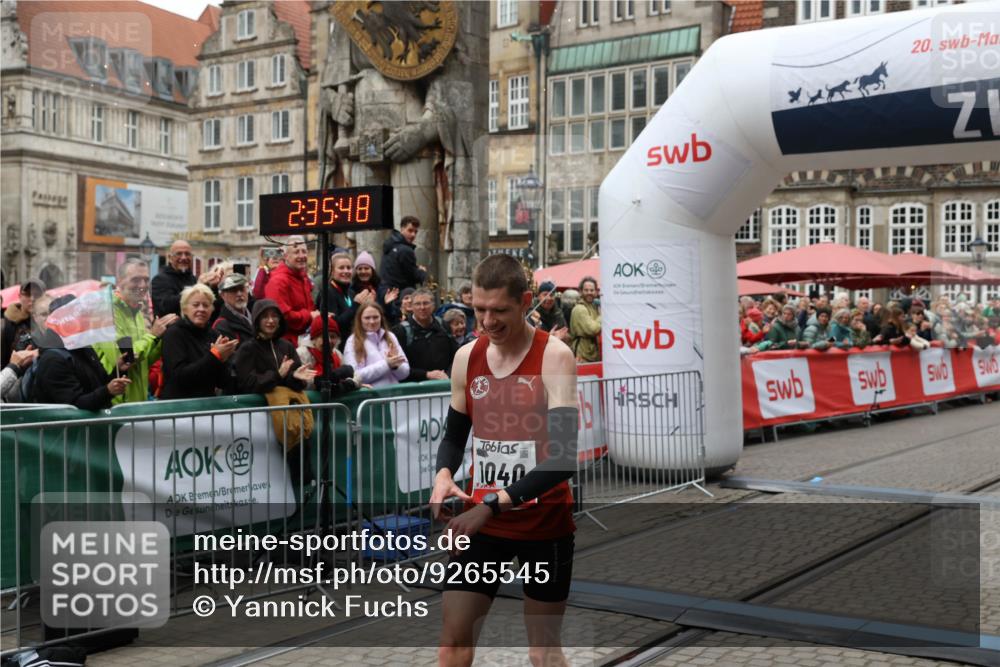 05.10.2025 - 20. swb-Marathon Bremen Yannick Fuchs http://msf.ph/oto/9265545 05.10.2025 12:06:38 Ziel 1040 meine-sportfotos.de