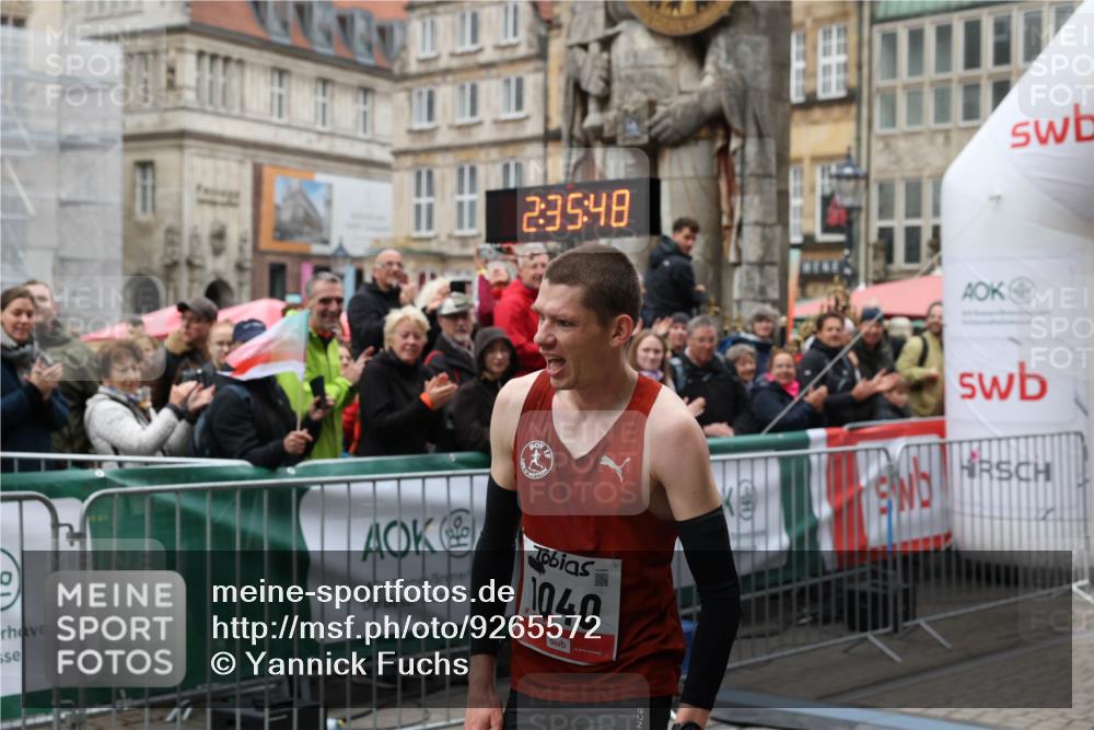 05.10.2025 - 20. swb-Marathon Bremen Yannick Fuchs http://msf.ph/oto/9265572 05.10.2025 12:06:39 Ziel 1040 meine-sportfotos.de