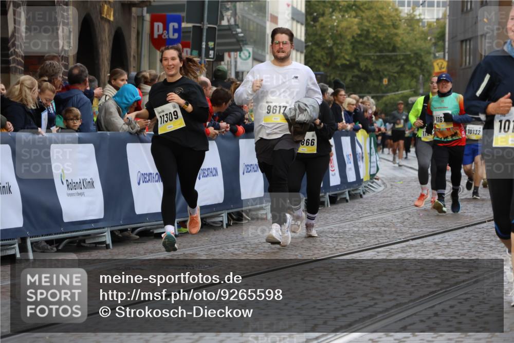 05.10.2025 - 20. swb-Marathon Bremen Strokosch-Dieckow http://msf.ph/oto/9265598 05.10.2025 11:08:06 Ziel 9557, 9599, 9617, 9874, 10125, 10866, 11309, 11490 meine-sportfotos.de