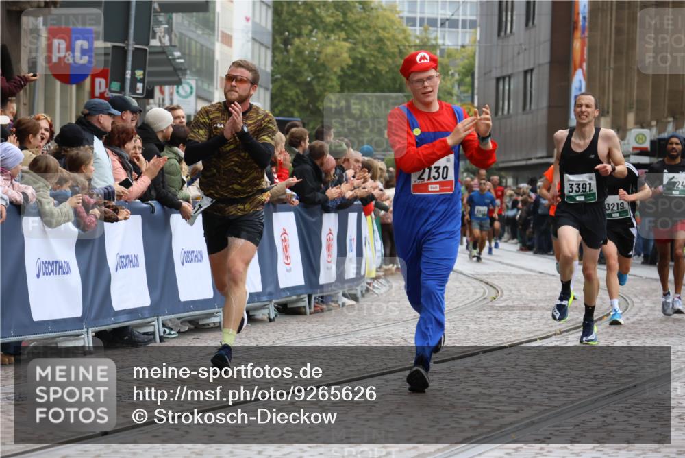 05.10.2025 - 20. swb-Marathon Bremen Strokosch-Dieckow http://msf.ph/oto/9265626 05.10.2025 12:59:14 Ziel 623, 2130, 2385, 3219, 3391, 4158, 5908, 6224, 6423 meine-sportfotos.de