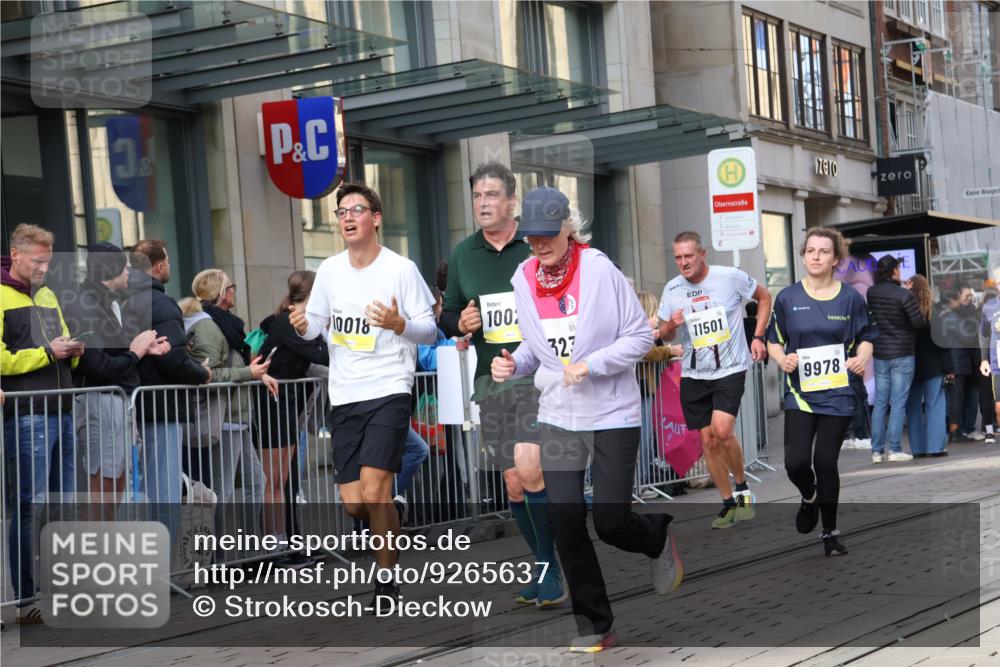 05.10.2025 - 20. swb-Marathon Bremen Strokosch-Dieckow http://msf.ph/oto/9265637 05.10.2025 11:04:49 Ziel 9220, 9409, 9440, 9515, 9530, 9642, 9660, 9668, 9690, 9908, 9944, 9978, 10018, 10021, 10255, 10343, 10771, 10965, 10990, 11016, 11090, 11121, 11171, 11180, 11323, 11372, 11412, 11478, 11501, 11540, 11559, 11650, 11707, 9220, 9409, 9440, 9515, 9530, 9642, 9660, 9668, 9690, 9908, 9944, 9978, 10018, 10021, 10255, 10343, 10771, 10965, 10990, 11016, 11090, 11121, 11171, 11180, 11323, 11372, 11412, 11478, 11501, 11540, 11650, 11707 meine-sportfotos.de