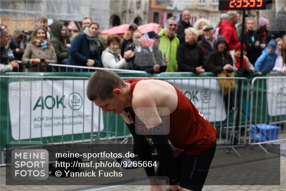 05.10.2025 - 20. swb-Marathon Bremen Yannick Fuchs http://msf.ph/oto/9265664 05.10.2025 12:06:45 Ziel  meine-sportfotos.de