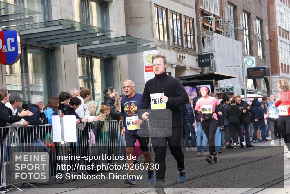 05.10.2025 - 20. swb-Marathon Bremen Strokosch-Dieckow http://msf.ph/oto/9265730 05.10.2025 11:04:52 Ziel 9409, 9440, 9515, 9642, 9660, 9668, 9690, 9713, 9908, 9944, 9978, 10018, 10021, 10255, 10343, 10828, 10965, 10990, 11016, 11090, 11106, 11121, 11171, 11323, 11412, 11478, 11501, 11540, 11650, 11707, 9409, 9440, 9515, 9642, 9660, 9668, 9690, 9713, 9908, 9944, 9978, 10018, 10021, 10255, 10343, 10828, 10965, 10990, 11016, 11090, 11106, 11121, 11171, 11323, 11412, 11478, 11501, 11540, 11650, 11707 meine-sportfotos.de