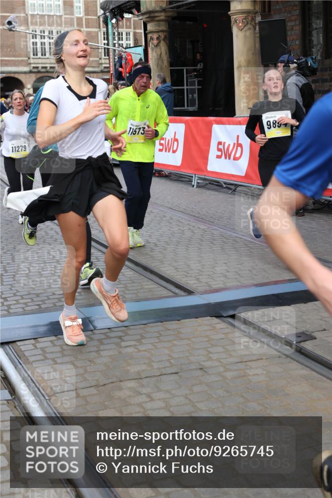 05.10.2025 - 20. swb-Marathon Bremen Yannick Fuchs http://msf.ph/oto/9265745 05.10.2025 10:51:11 Ziel 9199, 9256, 9287, 9416, 9425, 9630, 9663, 9894, 10206, 10226, 10254, 10378, 10669, 10743, 10932, 11061, 11279, 11391, 11573 meine-sportfotos.de