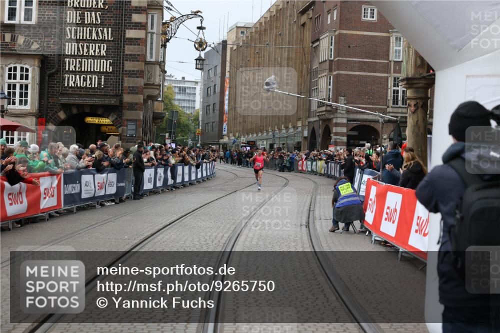 05.10.2025 - 20. swb-Marathon Bremen Yannick Fuchs http://msf.ph/oto/9265750 05.10.2025 12:08:43 Ziel  meine-sportfotos.de