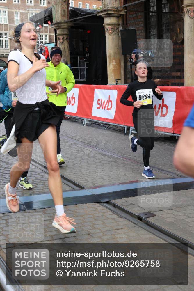 05.10.2025 - 20. swb-Marathon Bremen Yannick Fuchs http://msf.ph/oto/9265758 05.10.2025 10:51:11 Ziel 9199, 9256, 9287, 9416, 9425, 9630, 9663, 9894, 10206, 10226, 10254, 10378, 10669, 10743, 10932, 11061, 11279, 11391, 11573 meine-sportfotos.de