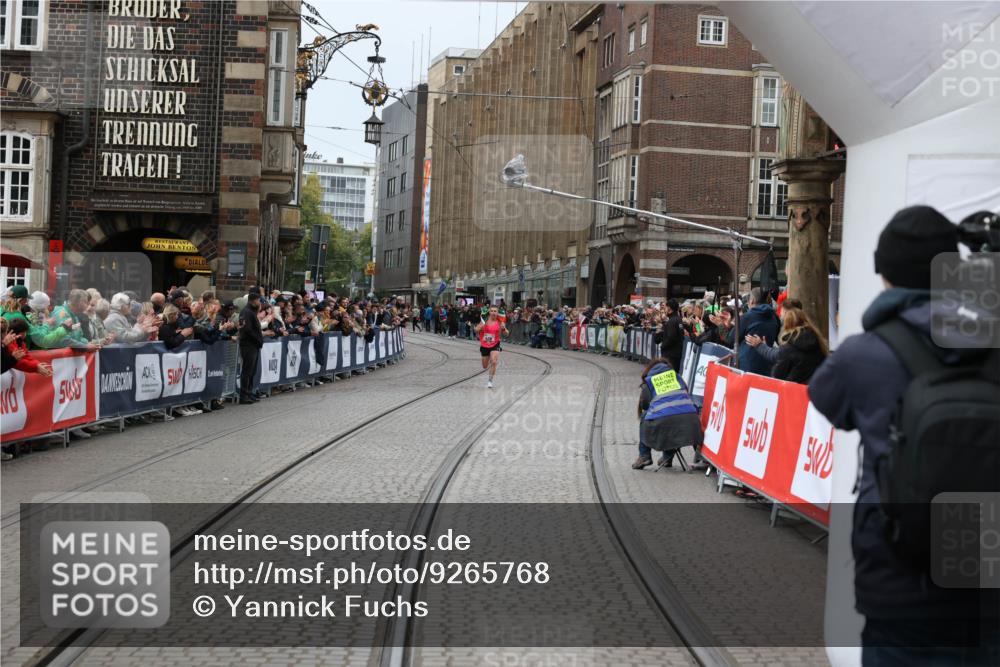 05.10.2025 - 20. swb-Marathon Bremen Yannick Fuchs http://msf.ph/oto/9265768 05.10.2025 12:08:43 Ziel  meine-sportfotos.de