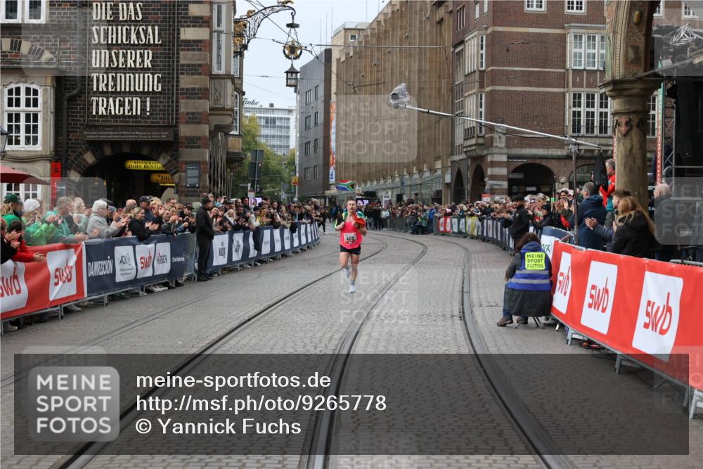 05.10.2025 - 20. swb-Marathon Bremen Yannick Fuchs http://msf.ph/oto/9265778 05.10.2025 12:08:46 Ziel  meine-sportfotos.de