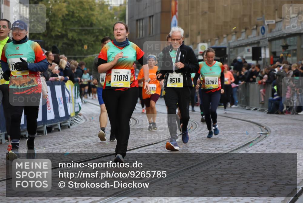 05.10.2025 - 20. swb-Marathon Bremen Strokosch-Dieckow http://msf.ph/oto/9265785 05.10.2025 11:08:10 Ziel 9519, 9599, 9617, 9874, 10125, 10866, 11019, 11232, 11309, 11670 meine-sportfotos.de