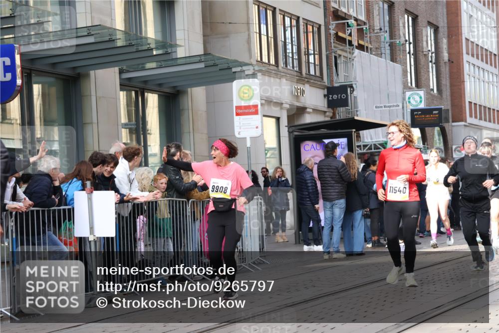 05.10.2025 - 20. swb-Marathon Bremen Strokosch-Dieckow http://msf.ph/oto/9265797 05.10.2025 11:04:54 Ziel 9440, 9515, 9642, 9660, 9668, 9690, 9713, 9908, 9944, 9978, 10018, 10021, 10255, 10343, 10828, 10965, 10990, 11016, 11064, 11106, 11121, 11171, 11323, 11412, 11501, 11540, 11650, 11707, 9440, 9515, 9642, 9660, 9668, 9690, 9713, 9908, 9944, 9978, 10018, 10021, 10255, 10343, 10828, 10965, 10990, 11016, 11064, 11106, 11121, 11171, 11323, 11412, 11501, 11540, 11650, 11707 meine-sportfotos.de