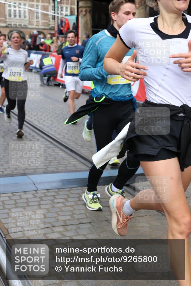05.10.2025 - 20. swb-Marathon Bremen Yannick Fuchs http://msf.ph/oto/9265800 05.10.2025 10:51:11 Ziel 9199, 9256, 9287, 9416, 9425, 9630, 9663, 9894, 10206, 10226, 10254, 10378, 10669, 10743, 10932, 11061, 11279, 11391, 11573 meine-sportfotos.de