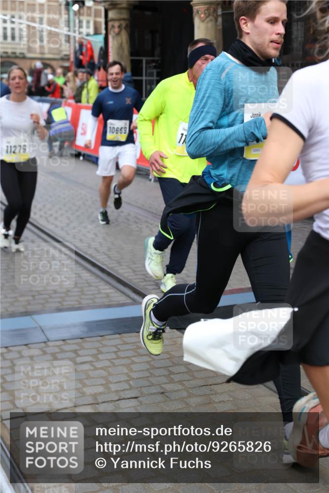 05.10.2025 - 20. swb-Marathon Bremen Yannick Fuchs http://msf.ph/oto/9265826 05.10.2025 10:51:12 Ziel 9199, 9256, 9287, 9416, 9425, 9630, 9663, 9894, 10206, 10226, 10254, 10378, 10669, 10743, 10932, 11061, 11279, 11391, 11573 meine-sportfotos.de