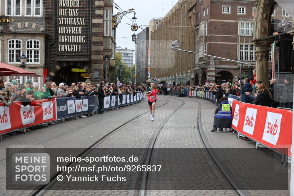 05.10.2025 - 20. swb-Marathon Bremen Yannick Fuchs http://msf.ph/oto/9265837 05.10.2025 12:08:47 Ziel  meine-sportfotos.de