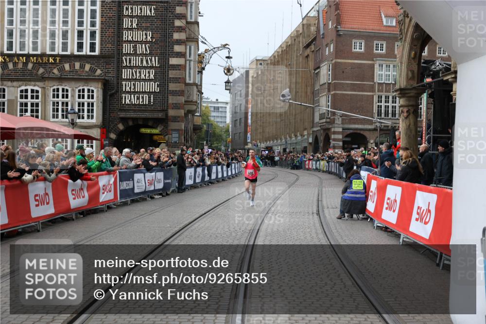 05.10.2025 - 20. swb-Marathon Bremen Yannick Fuchs http://msf.ph/oto/9265855 05.10.2025 12:08:47 Ziel  meine-sportfotos.de