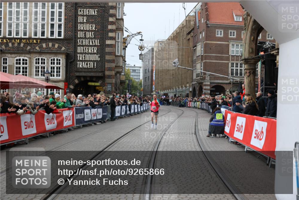05.10.2025 - 20. swb-Marathon Bremen Yannick Fuchs http://msf.ph/oto/9265866 05.10.2025 12:08:47 Ziel  meine-sportfotos.de