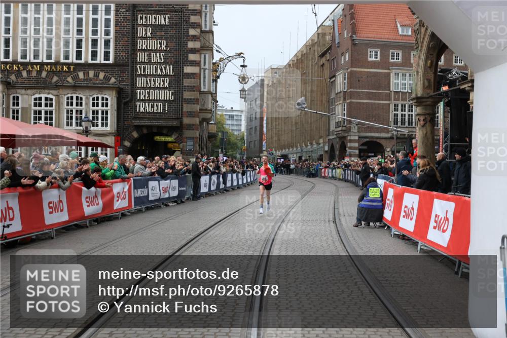 05.10.2025 - 20. swb-Marathon Bremen Yannick Fuchs http://msf.ph/oto/9265878 05.10.2025 12:08:47 Ziel  meine-sportfotos.de