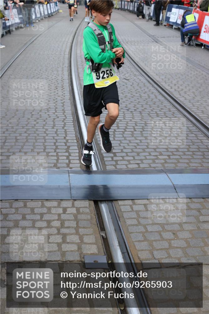 05.10.2025 - 20. swb-Marathon Bremen Yannick Fuchs http://msf.ph/oto/9265903 05.10.2025 10:51:13 Ziel 9199, 9256, 9287, 9416, 9425, 9630, 9663, 9894, 10206, 10226, 10254, 10378, 10669, 10743, 10932, 11279, 11391, 11573 meine-sportfotos.de