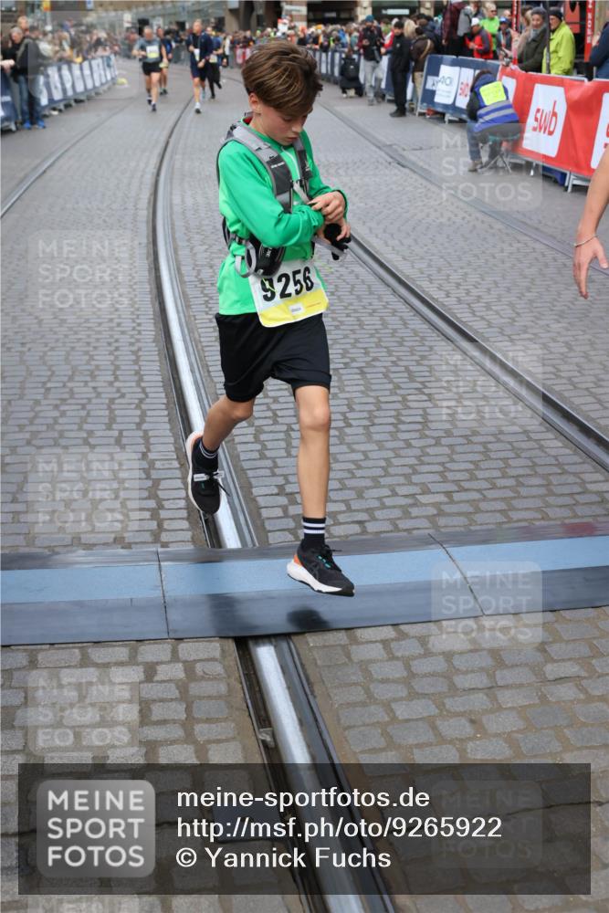 05.10.2025 - 20. swb-Marathon Bremen Yannick Fuchs http://msf.ph/oto/9265922 05.10.2025 10:51:13 Ziel 9199, 9256, 9287, 9416, 9425, 9630, 9663, 9894, 10206, 10226, 10254, 10378, 10669, 10743, 10932, 11279, 11391, 11573 meine-sportfotos.de