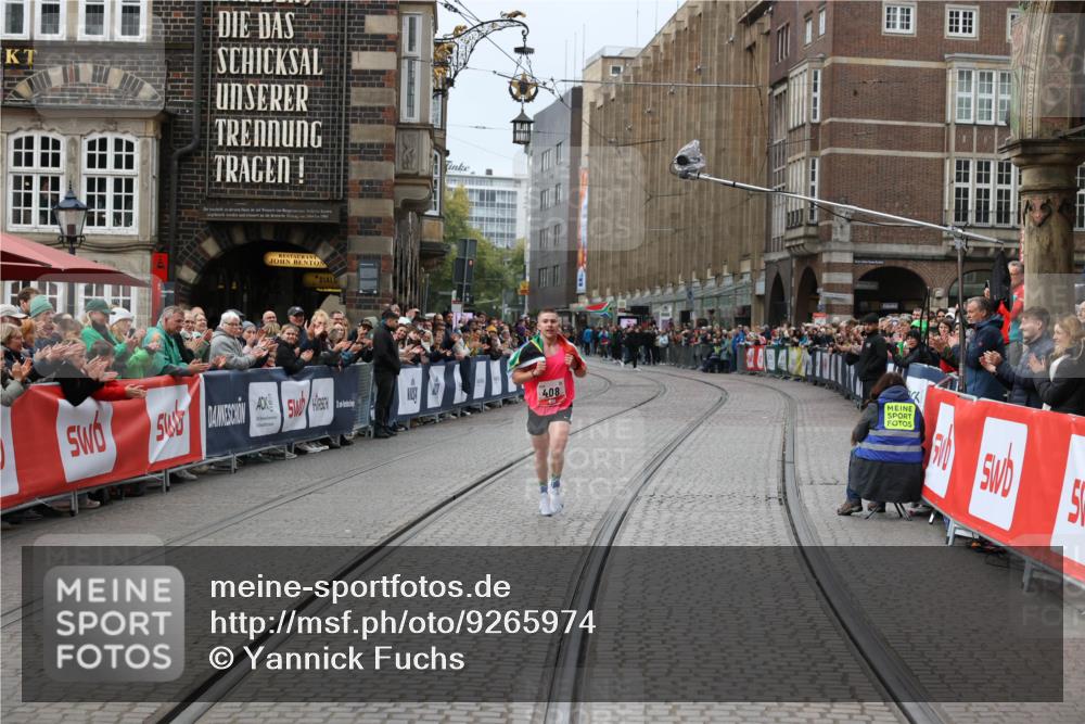 05.10.2025 - 20. swb-Marathon Bremen Yannick Fuchs http://msf.ph/oto/9265974 05.10.2025 12:08:48 Ziel 408 meine-sportfotos.de