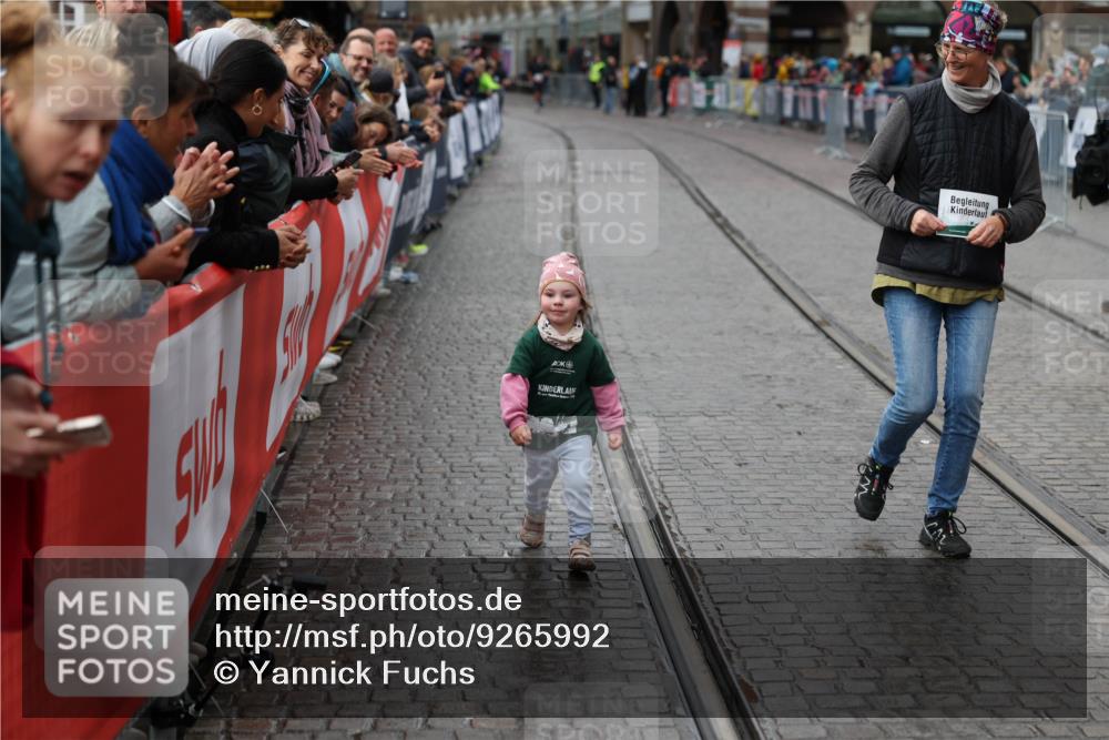 05.10.2025 - 20. swb-Marathon Bremen Yannick Fuchs http://msf.ph/oto/9265992 05.10.2025 15:26:00 Ziel 2191 meine-sportfotos.de