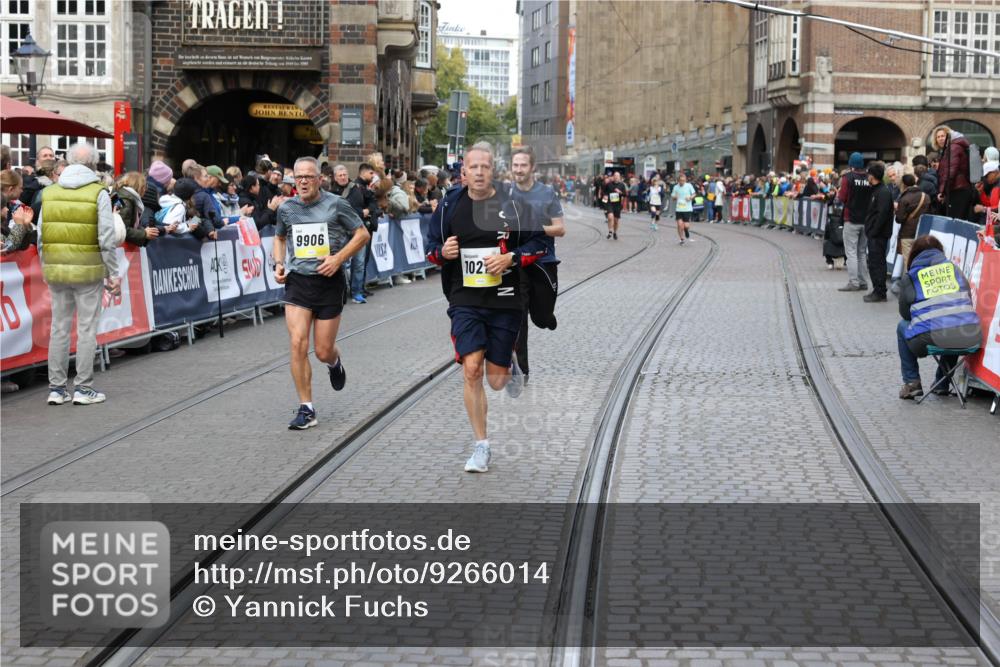 05.10.2025 - 20. swb-Marathon Bremen Yannick Fuchs http://msf.ph/oto/9266014 05.10.2025 10:51:17 Ziel 9256, 9287, 9416, 9894, 9906, 10206, 10215, 10222, 10226, 10669, 11279, 11573 meine-sportfotos.de