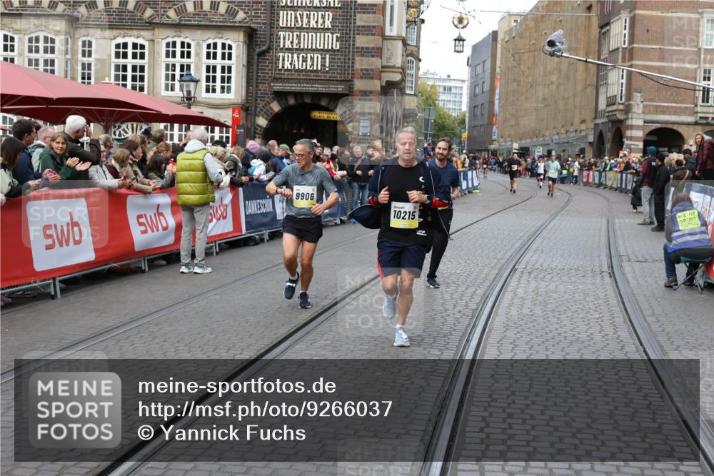 05.10.2025 - 20. swb-Marathon Bremen Yannick Fuchs http://msf.ph/oto/9266037 05.10.2025 10:51:18 Ziel 9256, 9287, 9894, 9906, 10206, 10215, 10222, 10669, 11279, 11573 meine-sportfotos.de