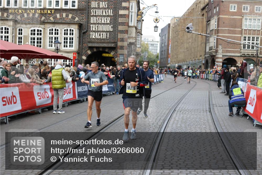 05.10.2025 - 20. swb-Marathon Bremen Yannick Fuchs http://msf.ph/oto/9266060 05.10.2025 10:51:18 Ziel 9256, 9287, 9894, 9906, 10206, 10215, 10222, 10669, 11279, 11573 meine-sportfotos.de