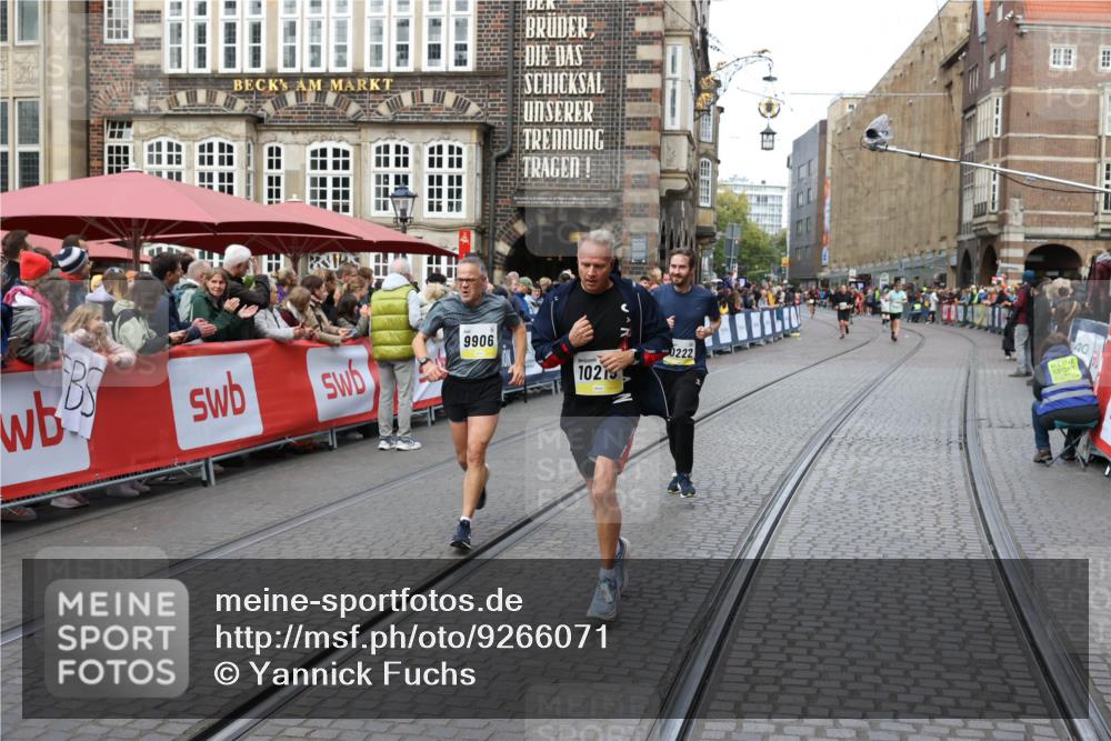 05.10.2025 - 20. swb-Marathon Bremen Yannick Fuchs http://msf.ph/oto/9266071 05.10.2025 10:51:18 Ziel 9256, 9287, 9894, 9906, 10206, 10215, 10222, 10669, 11279, 11573 meine-sportfotos.de