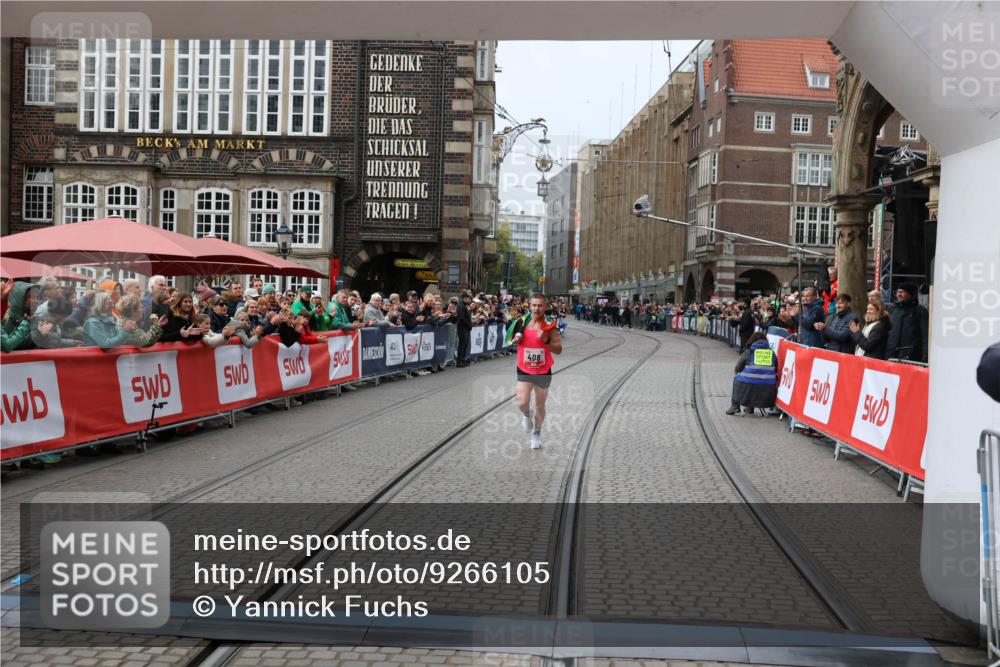 05.10.2025 - 20. swb-Marathon Bremen Yannick Fuchs http://msf.ph/oto/9266105 05.10.2025 12:08:49 Ziel 408 meine-sportfotos.de