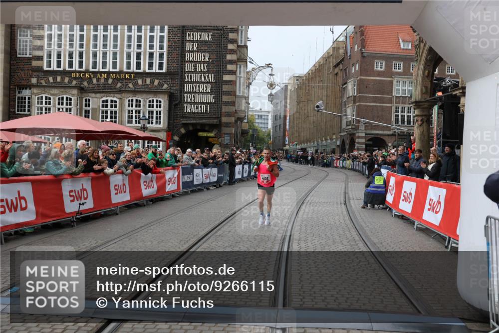 05.10.2025 - 20. swb-Marathon Bremen Yannick Fuchs http://msf.ph/oto/9266115 05.10.2025 12:08:49 Ziel 408 meine-sportfotos.de