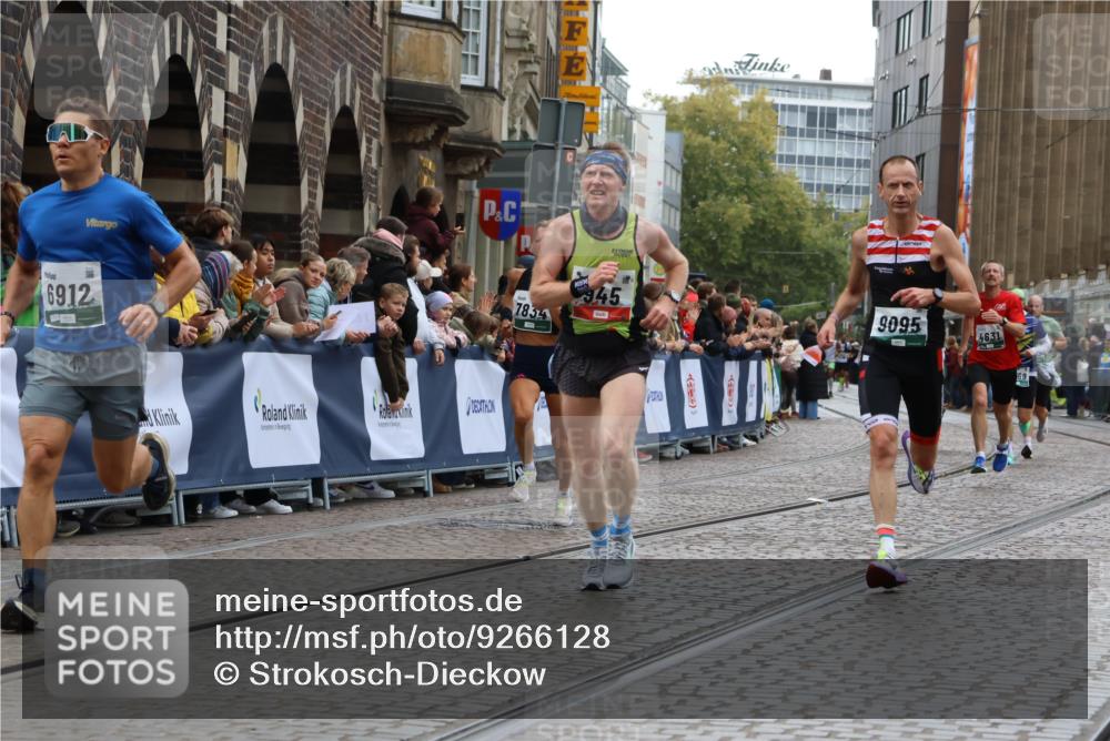 05.10.2025 - 20. swb-Marathon Bremen Strokosch-Dieckow http://msf.ph/oto/9266128 05.10.2025 12:59:27 Ziel 133, 945, 2967, 4369, 4631, 6912, 7834, 9095 meine-sportfotos.de