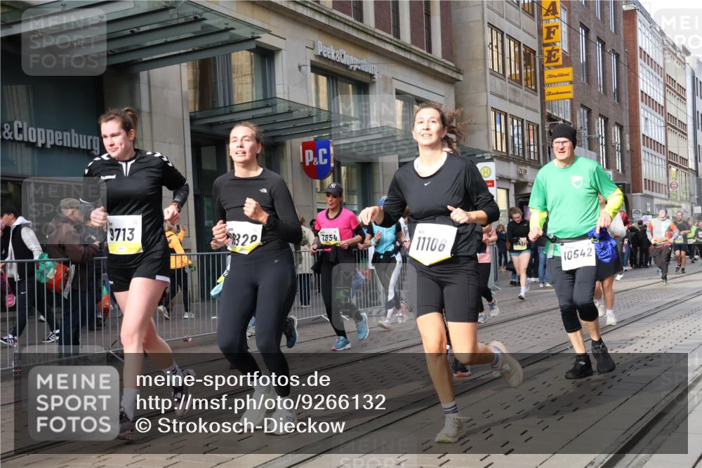 05.10.2025 - 20. swb-Marathon Bremen Strokosch-Dieckow http://msf.ph/oto/9266132 05.10.2025 11:05:08 Ziel 7654, 9210, 9419, 9440, 9515, 9690, 9713, 9752, 9908, 9944, 10025, 10158, 10255, 10289, 10426, 10437, 10511, 10542, 10828, 10843, 10844, 10990, 10999, 11064, 11106, 11164, 11501, 11540, 11676, 11681, 7654, 9210, 9419, 9440, 9515, 9690, 9713, 9752, 9908, 9944, 10025, 10158, 10255, 10289, 10426, 10437, 10511, 10542, 10828, 10843, 10844, 10990, 10999, 11064, 11106, 11164, 11501, 11540, 11676, 11681 meine-sportfotos.de