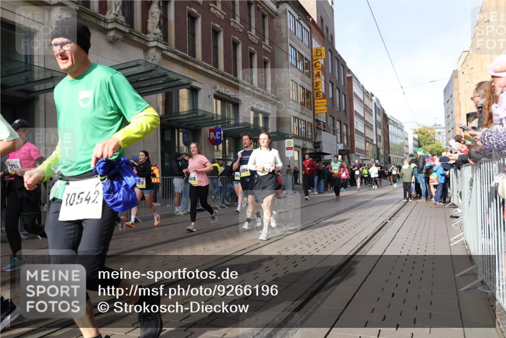05.10.2025 - 20. swb-Marathon Bremen Strokosch-Dieckow http://msf.ph/oto/9266196 05.10.2025 11:05:10 Ziel 7654, 9210, 9335, 9419, 9515, 9690, 9713, 9752, 9908, 9944, 10025, 10158, 10289, 10426, 10437, 10511, 10542, 10828, 10843, 10844, 10999, 11064, 11106, 11164, 11540, 11604, 11676, 11681, 7654, 9210, 9335, 9419, 9515, 9690, 9713, 9752, 9908, 9944, 10025, 10158, 10289, 10426, 10437, 10511, 10542, 10828, 10843, 10844, 10999, 11064, 11106, 11164, 11540, 11604, 11676, 11681 meine-sportfotos.de