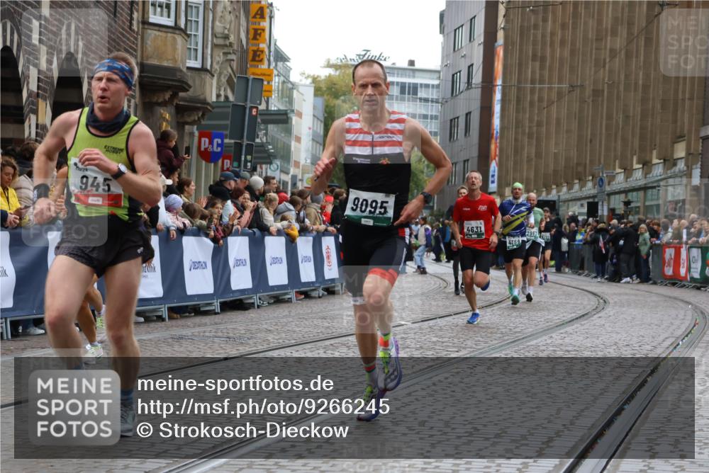 05.10.2025 - 20. swb-Marathon Bremen Strokosch-Dieckow http://msf.ph/oto/9266245 05.10.2025 12:59:28 Ziel 133, 945, 2967, 4369, 4631, 6912, 7834, 9095 meine-sportfotos.de