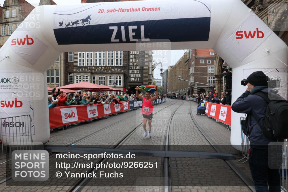 05.10.2025 - 20. swb-Marathon Bremen Yannick Fuchs http://msf.ph/oto/9266251 05.10.2025 12:08:51 Ziel 408 meine-sportfotos.de