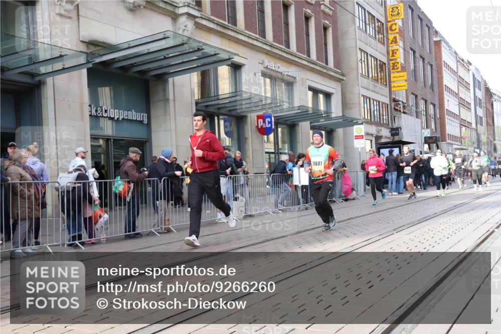 05.10.2025 - 20. swb-Marathon Bremen Strokosch-Dieckow http://msf.ph/oto/9266260 05.10.2025 11:05:13 Ziel 7654, 9210, 9335, 9419, 9423, 9515, 9713, 9752, 9944, 10025, 10158, 10197, 10289, 10426, 10437, 10511, 10529, 10542, 10828, 10843, 10844, 10999, 11064, 11106, 11164, 11604, 11676, 11681, 7654, 9210, 9335, 9419, 9423, 9515, 9713, 9752, 9944, 10025, 10158, 10197, 10289, 10426, 10437, 10511, 10529, 10542, 10828, 10843, 10844, 10999, 11064, 11106, 11164, 11604, 11676, 11681 meine-sportfotos.de