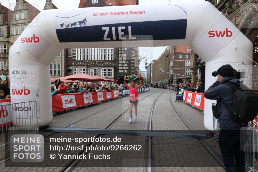 05.10.2025 - 20. swb-Marathon Bremen Yannick Fuchs http://msf.ph/oto/9266262 05.10.2025 12:08:51 Ziel 408 meine-sportfotos.de