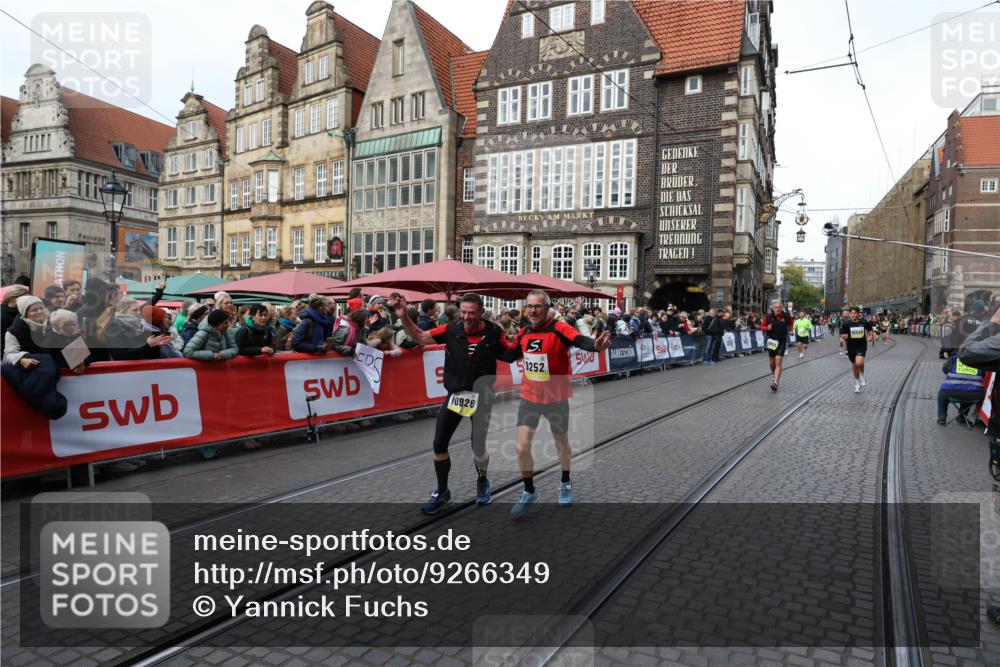 05.10.2025 - 20. swb-Marathon Bremen Yannick Fuchs http://msf.ph/oto/9266349 05.10.2025 10:51:39 Ziel 9252, 10321, 10584, 10928, 11177 meine-sportfotos.de